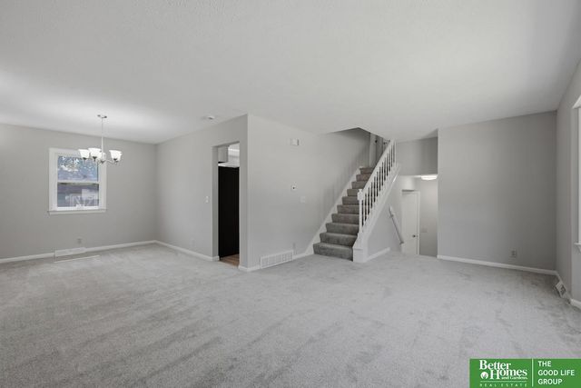 5018 S 94th Street, Omaha, NE 68127