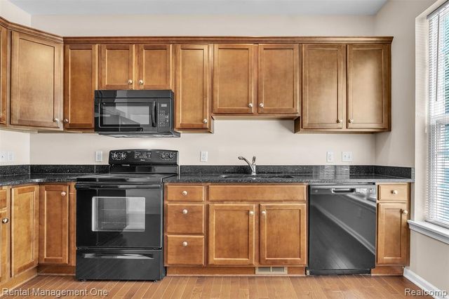 41590 Mitchell Road, Novi, MI 48377