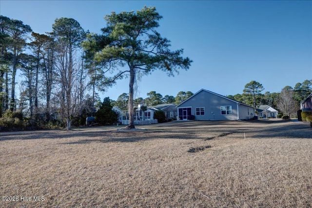 2021 Caracara Drive, New Bern, NC 28560