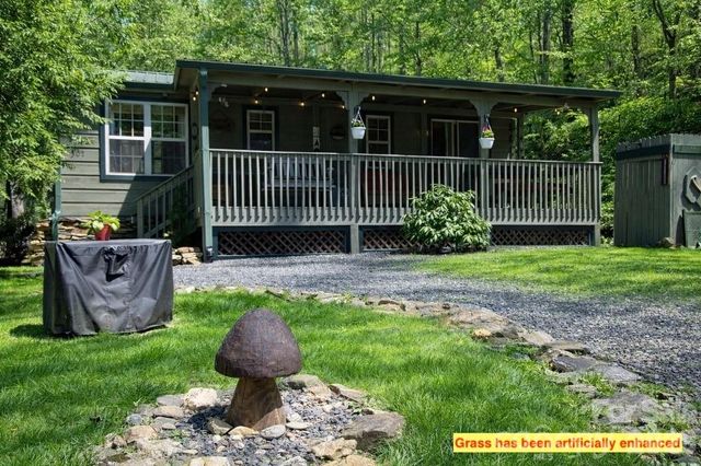 307 Dancing Leaf Lane, Bakersville, NC 28705