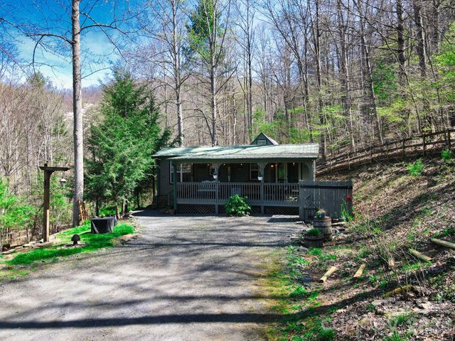 307 Dancing Leaf Lane, Bakersville, NC 28705