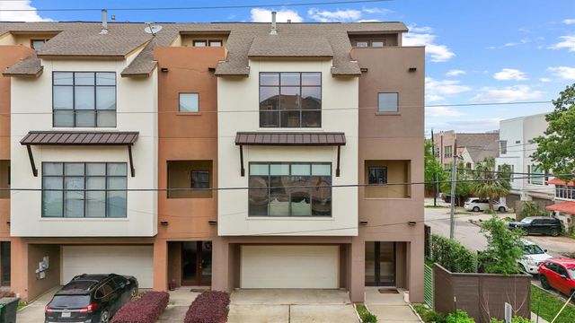 5602 Blossom St, Houston, TX 77007