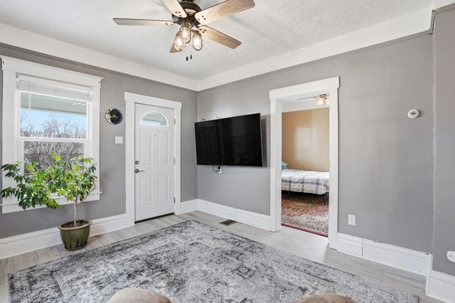 817 E Walton Ave, Spokane, WA 99207