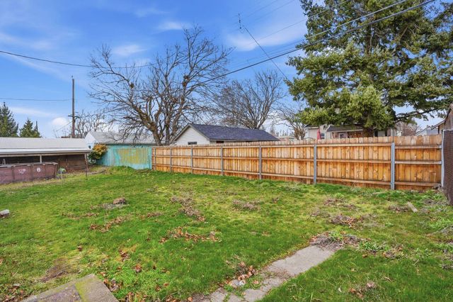 817 E Walton Ave, Spokane, WA 99207