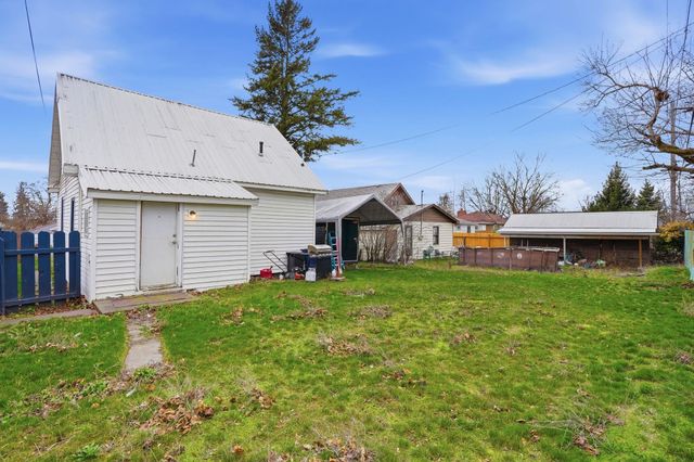 817 E Walton Ave, Spokane, WA 99207