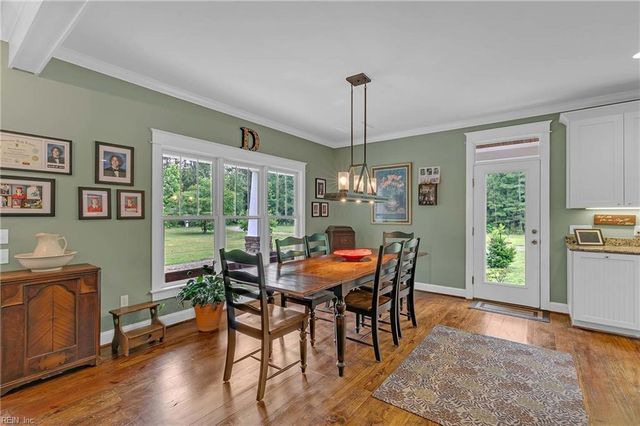 6562 Johnny Walker LN, Gloucester, VA 23061