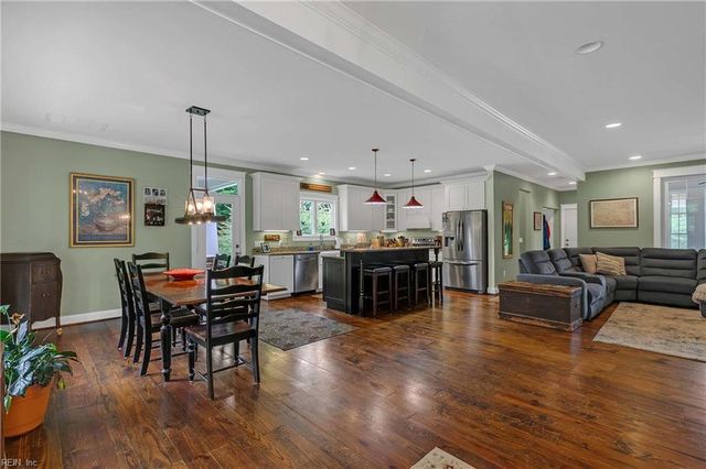 6562 Johnny Walker LN, Gloucester, VA 23061