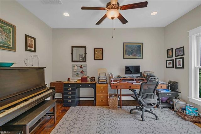 6562 Johnny Walker LN, Gloucester, VA 23061
