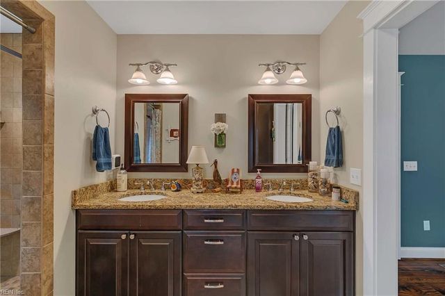 6562 Johnny Walker LN, Gloucester, VA 23061