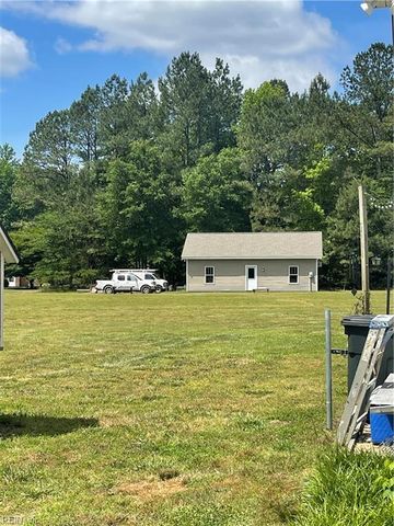 6562 Johnny Walker LN, Gloucester, VA 23061