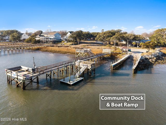 2255 W Tanglewood Drive SW, Supply, NC 28462