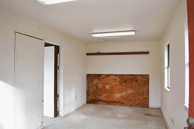 213 County Road 1997, Yantis, TX 75497