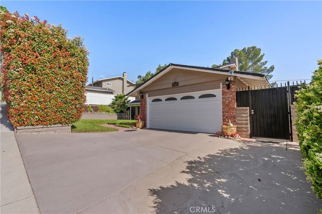 23810 Fambrough, Newhall, CA 91321