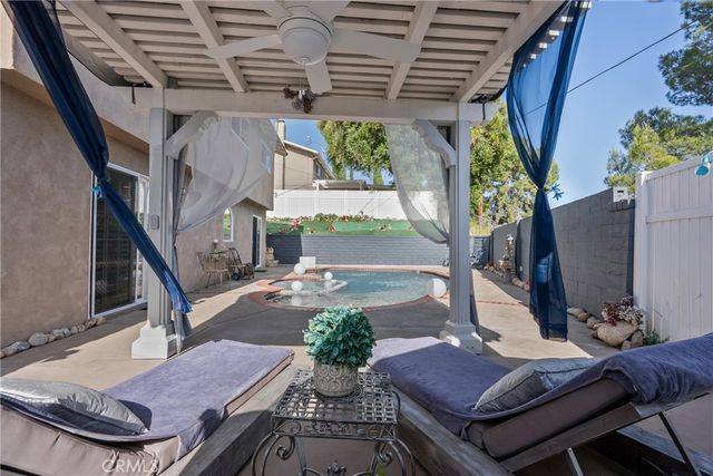 23810 Fambrough, Newhall, CA 91321