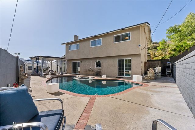 23810 Fambrough, Newhall, CA 91321