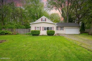 305 Roseanna Drive, Toledo, OH 43615