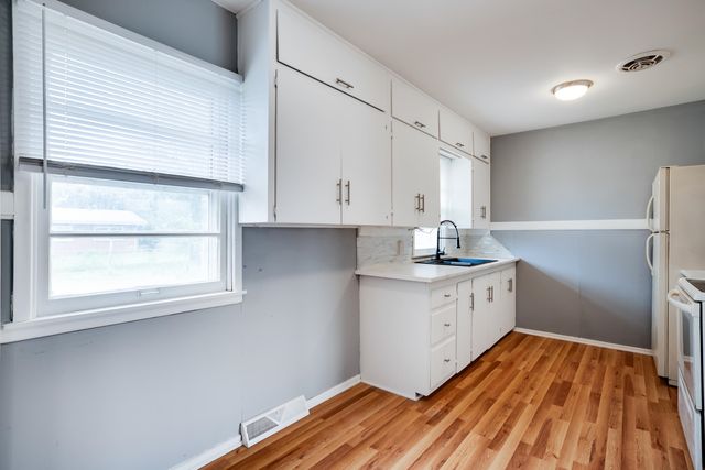 1236 E Galena St, Wichita, KS 67216