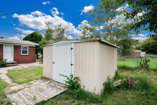 1236 E Galena St, Wichita, KS 67216