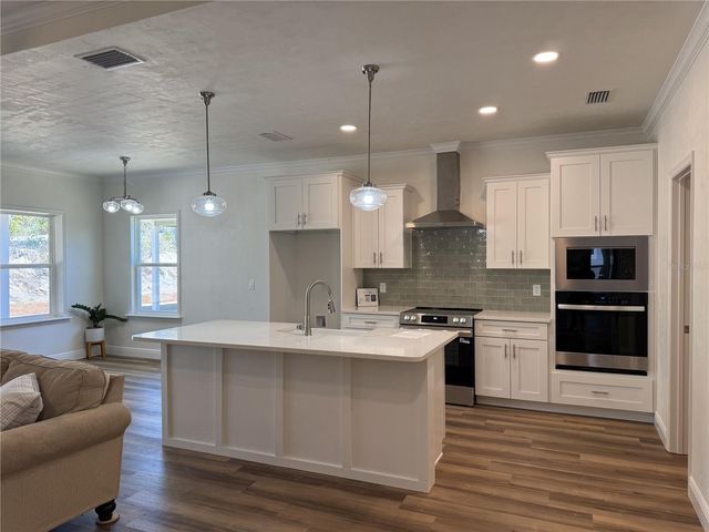 6718 SW 10TH LANE, Gainesville, FL 32607