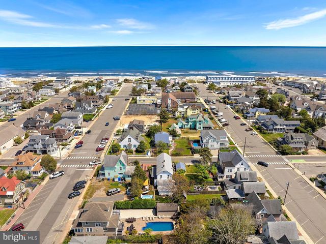 210 N BEACH AVE, Beach Haven, NJ 08008