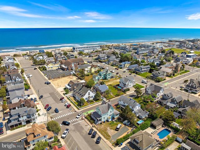 210 N BEACH AVE, Beach Haven, NJ 08008