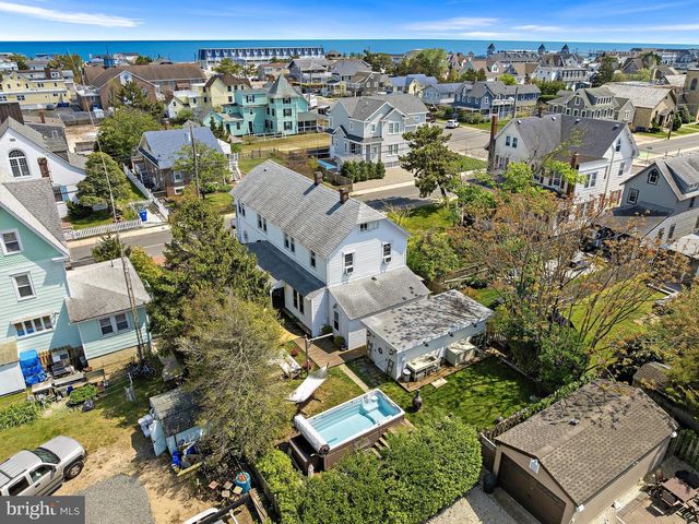 210 N BEACH AVE, Beach Haven, NJ 08008