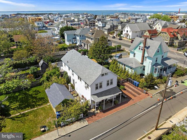 210 N BEACH AVE, Beach Haven, NJ 08008