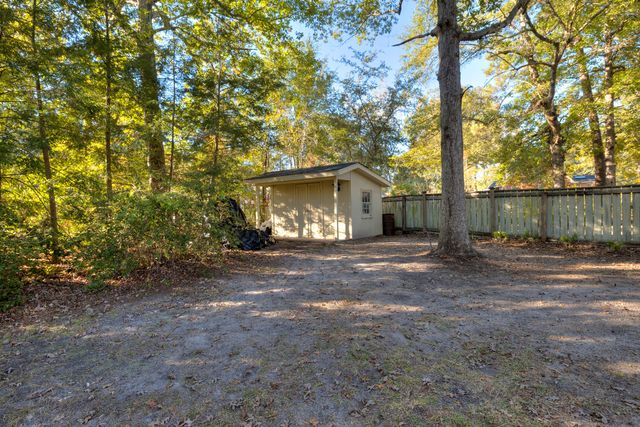 623 Pickwood Drive, Manning, SC 29102