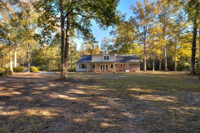 623 Pickwood Drive, Manning, SC 29102