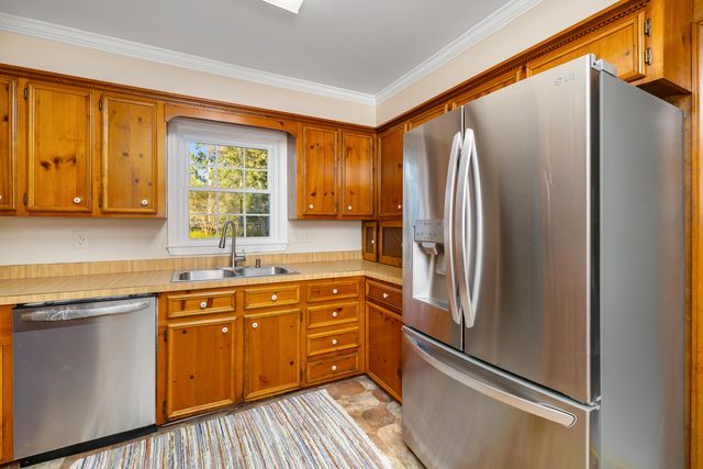 623 Pickwood Drive, Manning, SC 29102