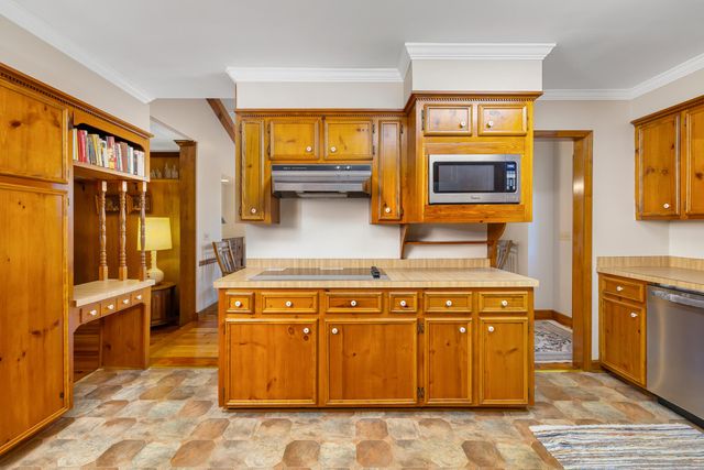 623 Pickwood Drive, Manning, SC 29102