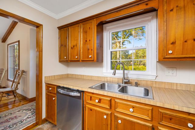 623 Pickwood Drive, Manning, SC 29102