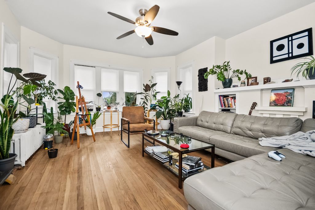 7605 S Calumet Avenue, Chicago, IL 60619 — photo 2
