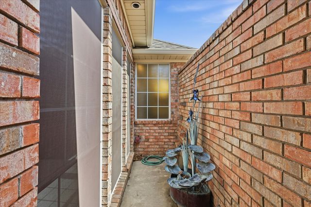 1609 Villa Court, Corinth, TX 76210
