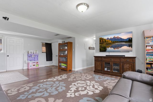 1365 E 5800 S, South Ogden, UT 84405