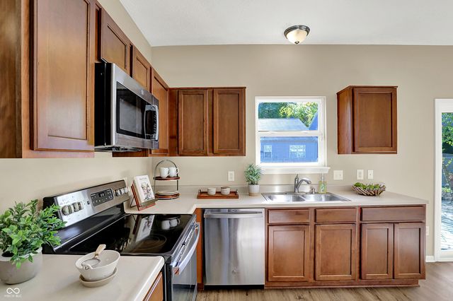 11055 Long Lake Lane, Fishers, IN 46037