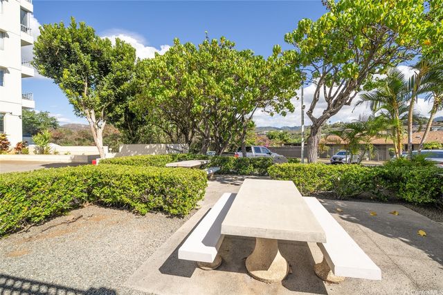 1160 Ala Napunani Street 1105, Honolulu, HI 96818