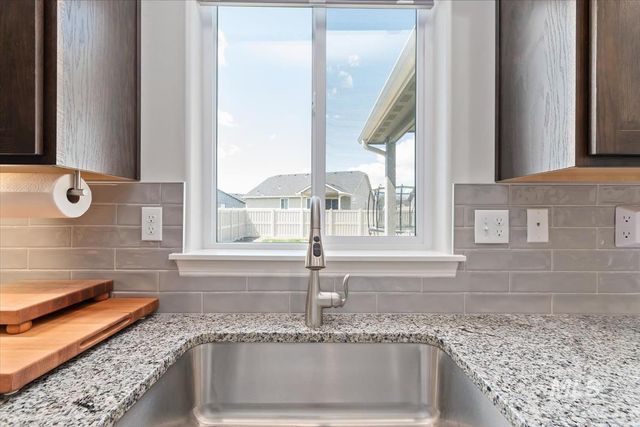 4718 Great Falls Ave, Caldwell, ID 83607