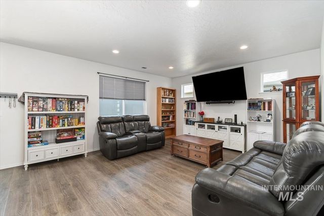 4718 Great Falls Ave, Caldwell, ID 83607