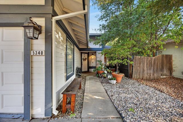 5340 Blue Sapphire Ct, Elk Grove, CA 95758