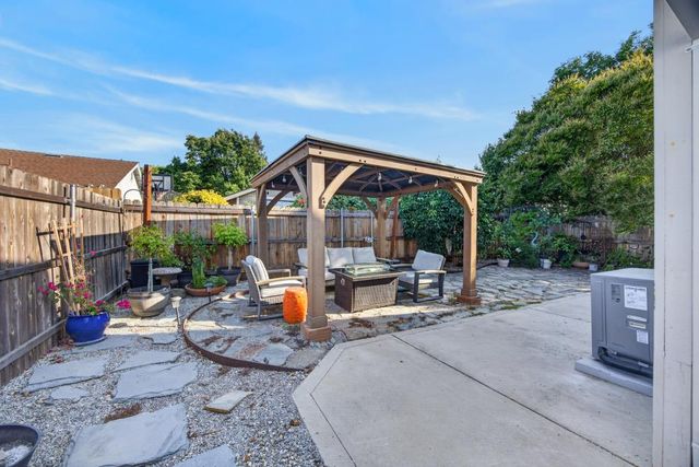 5340 Blue Sapphire Ct, Elk Grove, CA 95758
