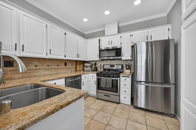 5340 Blue Sapphire Ct, Elk Grove, CA 95758