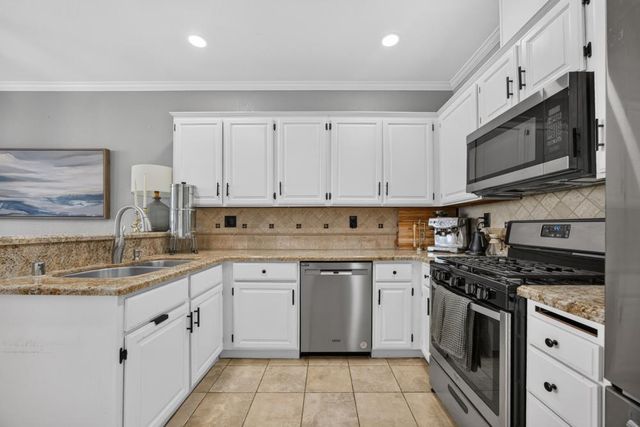 5340 Blue Sapphire Ct, Elk Grove, CA 95758
