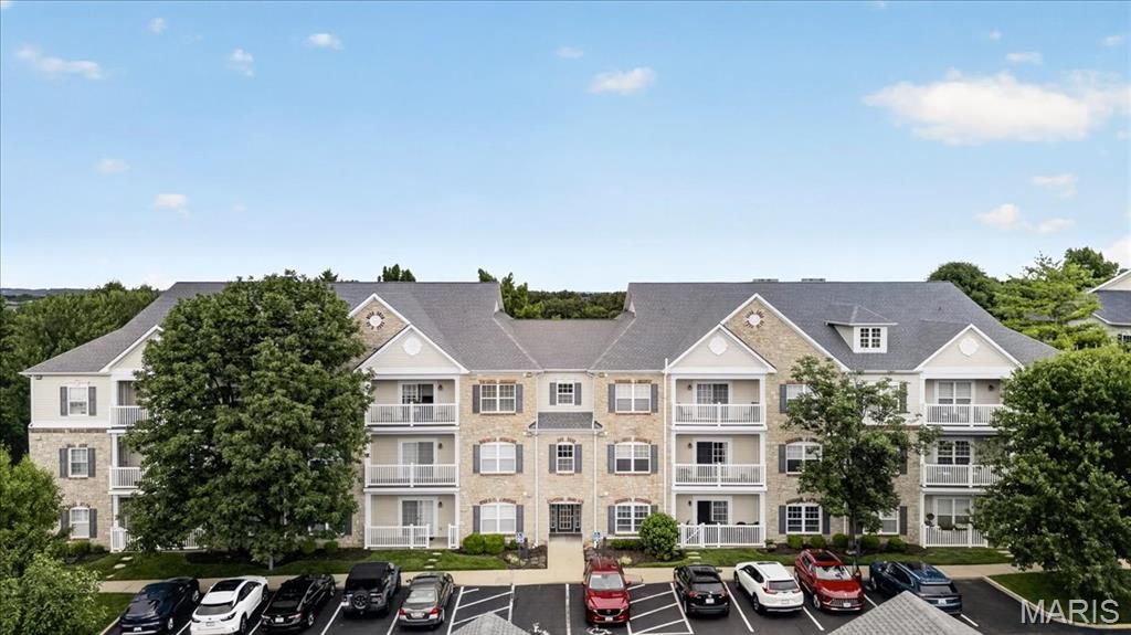 5 Monarch Trace Court 108, Chesterfield, MO 63017