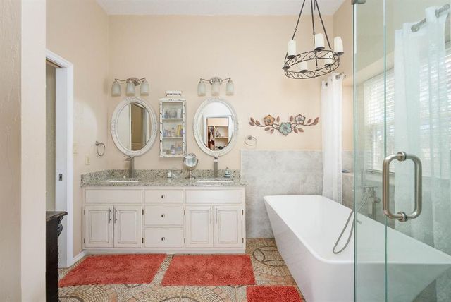 432 E Twelve Oaks Terrace, Mustang, OK 73064