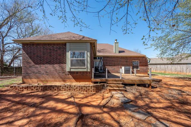 432 E Twelve Oaks Terrace, Mustang, OK 73064