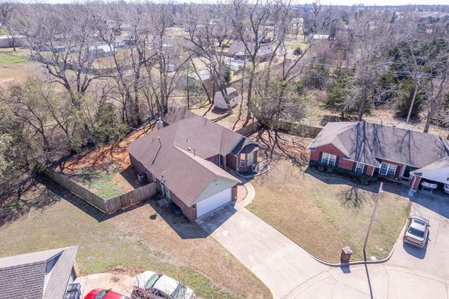 432 E Twelve Oaks Terrace, Mustang, OK 73064