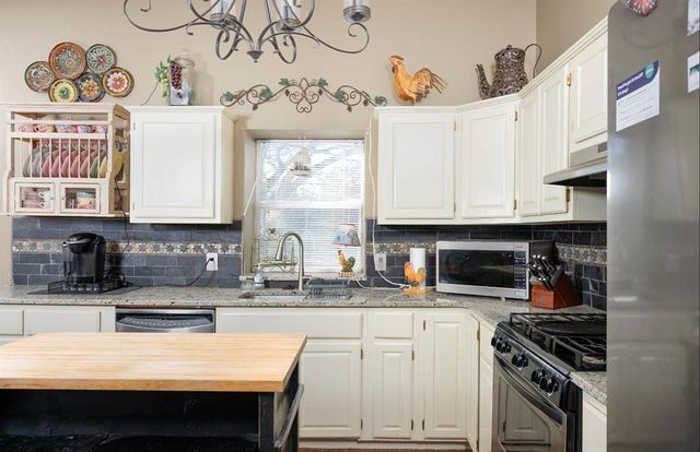 432 E Twelve Oaks Terrace, Mustang, OK 73064