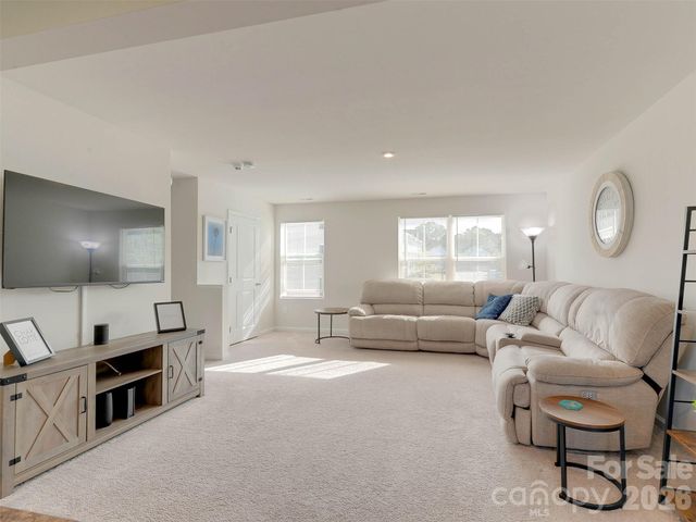 6105 Cutwater Circle, Charlotte, NC 28269