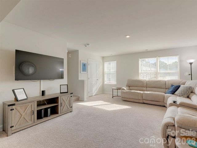 6105 Cutwater Circle, Charlotte, NC 28269